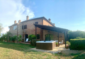 Gorgeous Tuscan home Casa Bianca, Leonina Siena Asciano